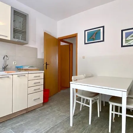 House Limoni Apartment *