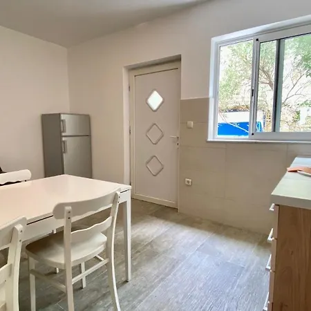 Apartment House Limoni Barbat na Rabu